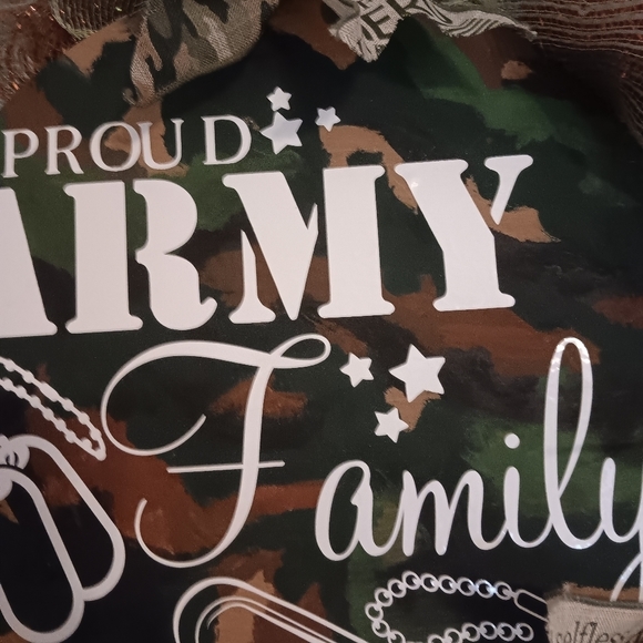 Handcrafted Proud Army Family Decorative Patriotic Home Décor Item - Picture 3 of 7